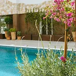 Aparthotel Larnaca Liv & Co 4*