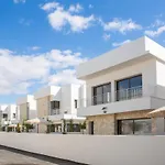 Aparthotel Larnaca Liv & Co