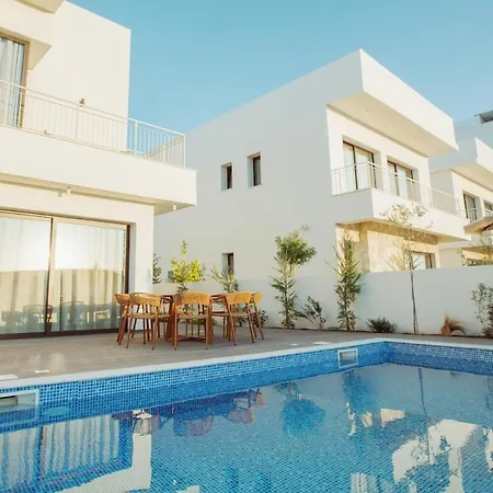 Larnaca Liv & Co Aparthotel