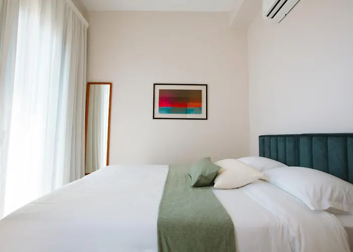 Liv & Co & 4* オロクリニ