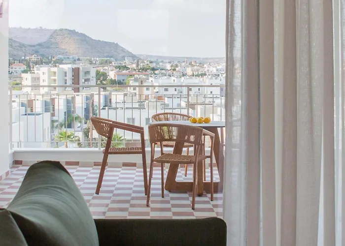 Liv & Co & アパートホテル 4*