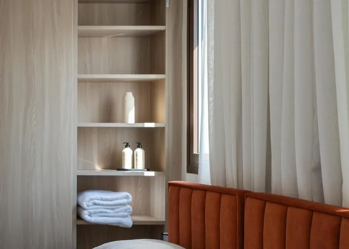 Liv & Co & 4* オロクリニ