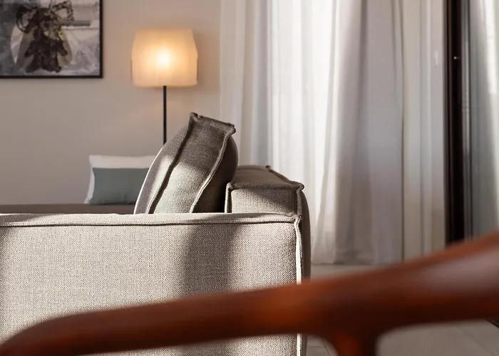 アパートホテル Liv & Co & 4*