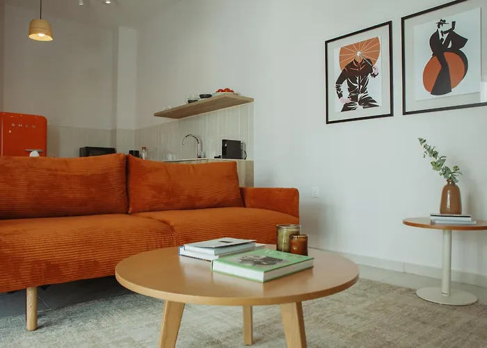 アパートホテル Liv & Co & 4*