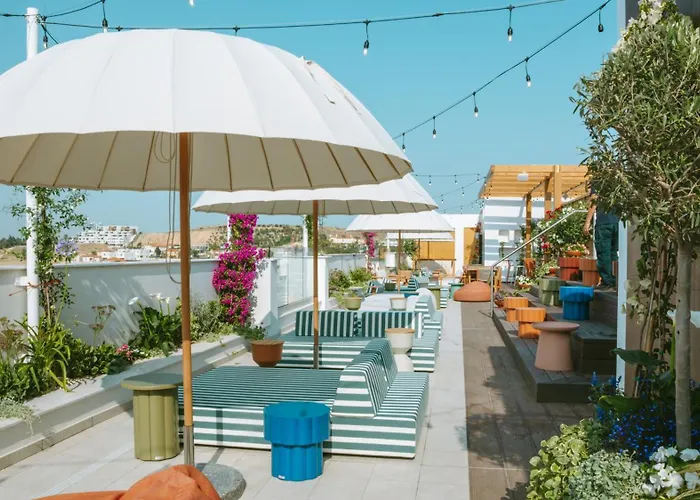 Liv & Co & アパートホテル 4*