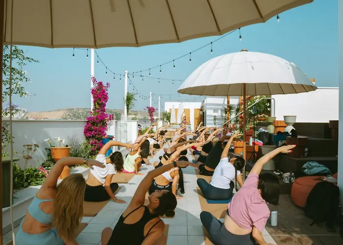 Liv & Co & アパートホテル