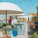 Larnaca Liv & Co Ξενοδοχείο με διαμερίσματα 4*