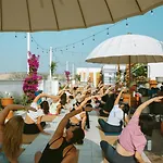 Larnaca Liv & Co Апарт-отель