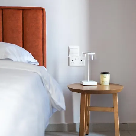 Liv & Co & Aparthotel *