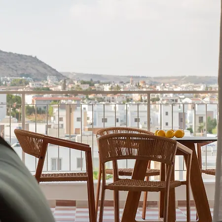 Hotel de apartamente Larnaca Liv & Co 4*