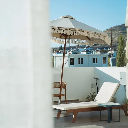 Liv&co Suites&villas 4*