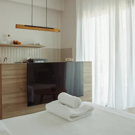 Liv&co Suites&villas 4*