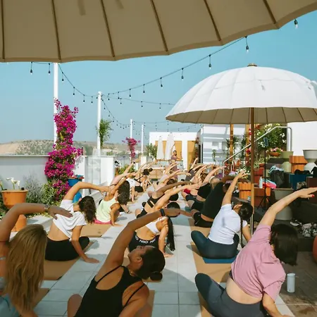Larnaca Liv & Co 公寓式酒店